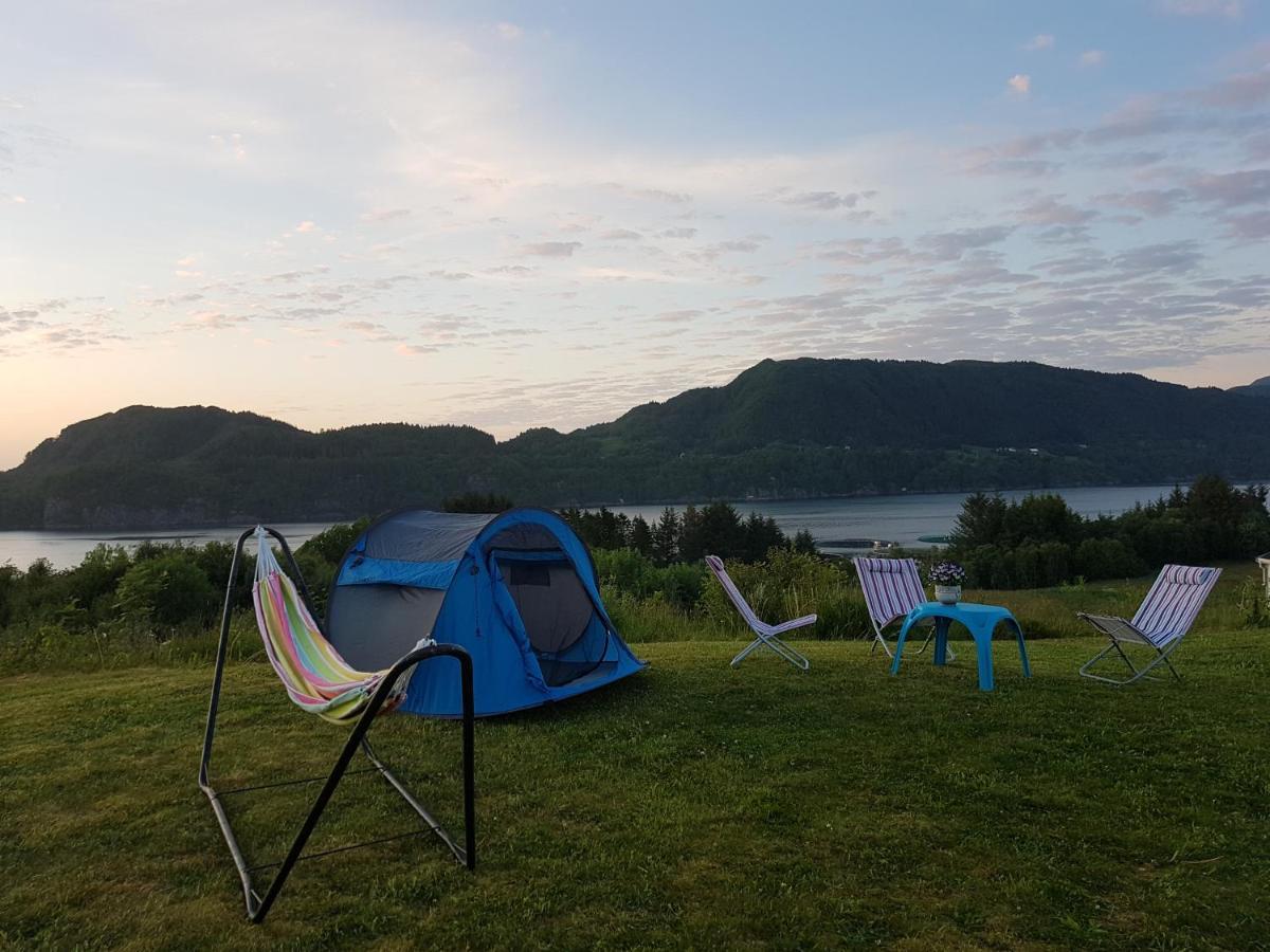 Leite Gard Near Atlantic Road In Hustadvika Lyngstad Buitenkant foto