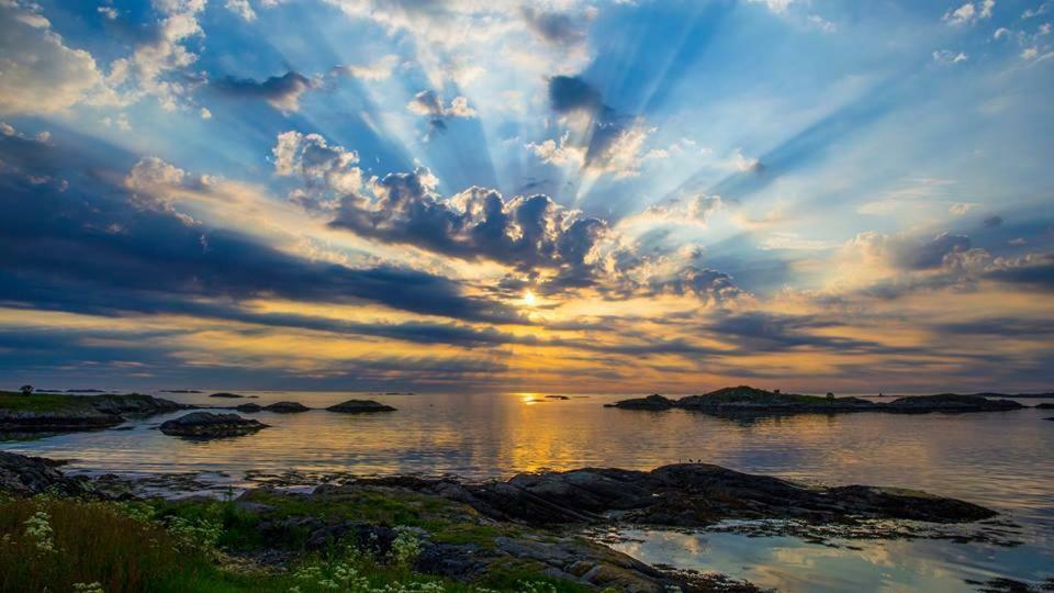 Leite Gard Near Atlantic Road In Hustadvika Lyngstad Buitenkant foto